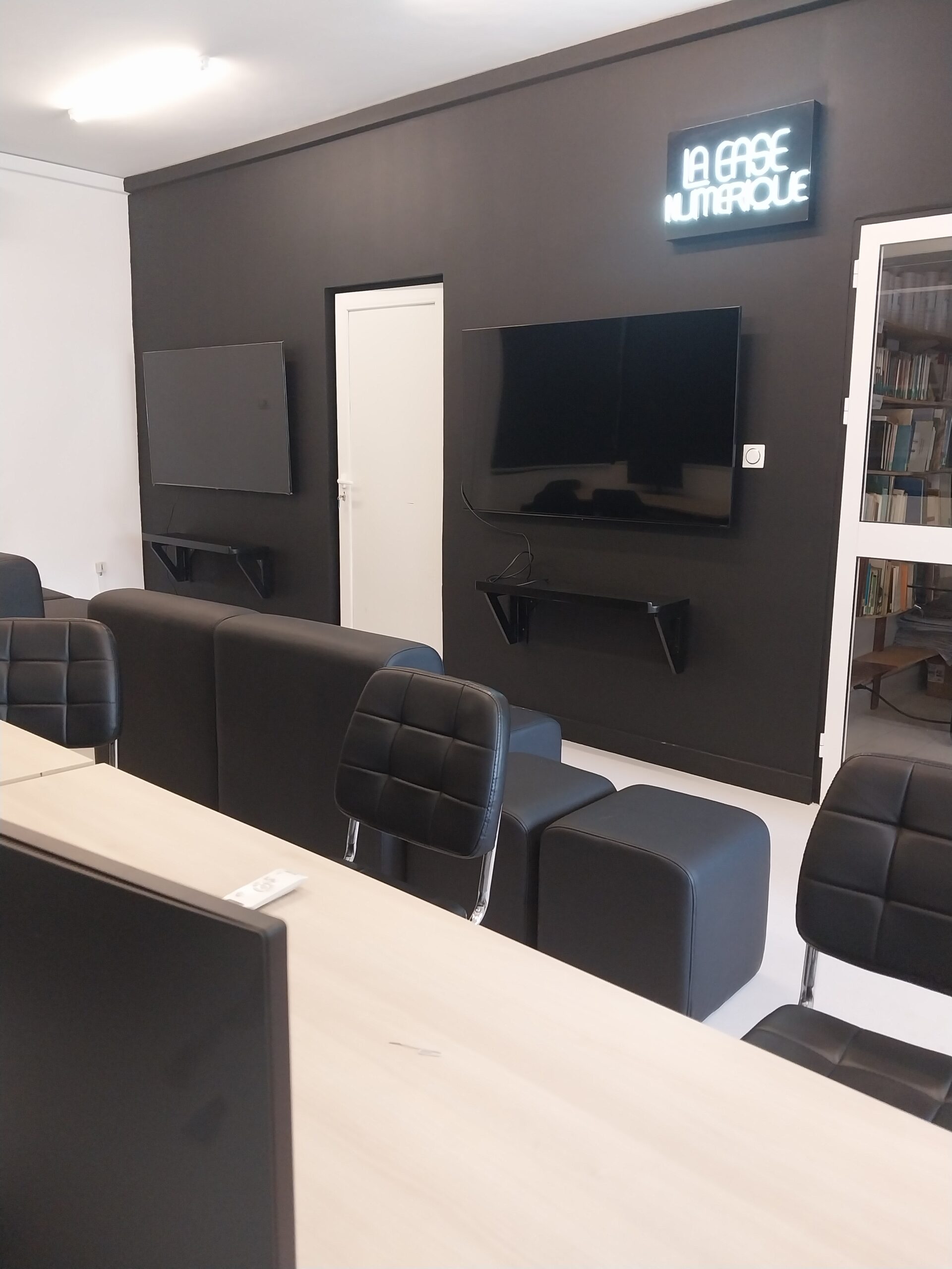 Lire la suite à propos de l’article La Case Numérique : un nouvel espace de création digitale à l’Institut français du Bénin
